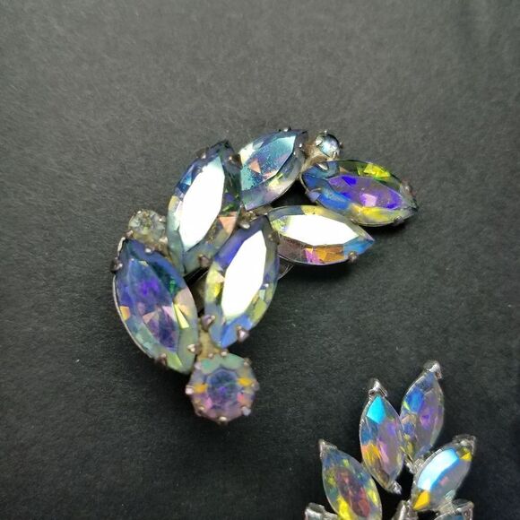 Vintage Albert Weiss Signed Demi-Parure Blue Rhinestone Brooch Pin Earring Set - Picture 6 of 12